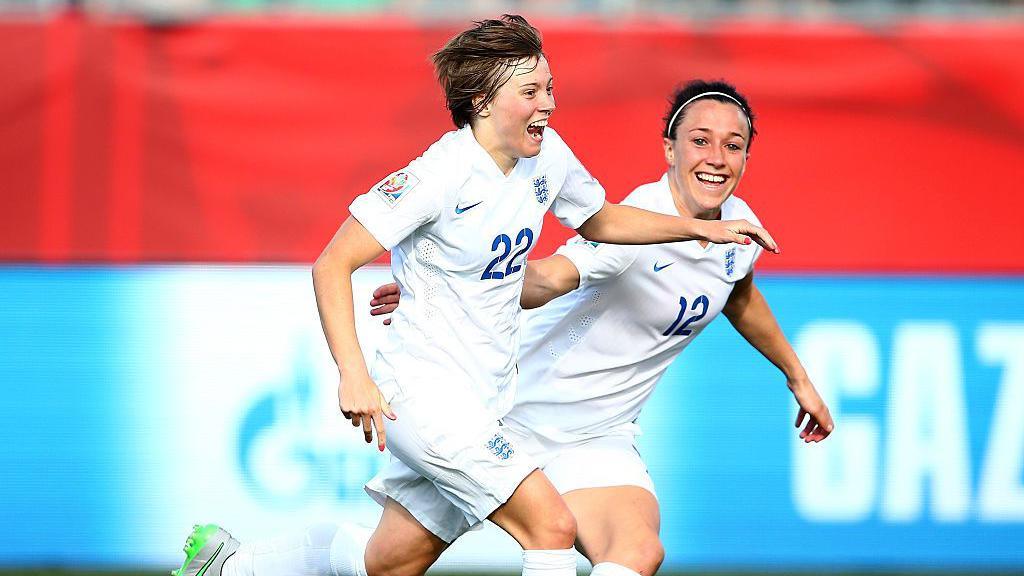 Fran Kirby celebrates scoring in 2015 with Lucy Bronze