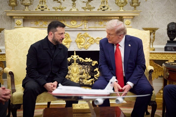 Ukrainian President Volodymyr Zelenskyy (L) meets with US President Donald Trump in Washington D.C., United States on August 19, 2025. (Photo by Ukrainian Presidency / Handout/Anadolu via Getty Images)