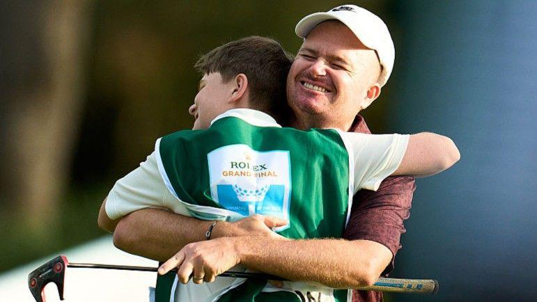 James Morrison celebrates with his son Finley in Mallorca
