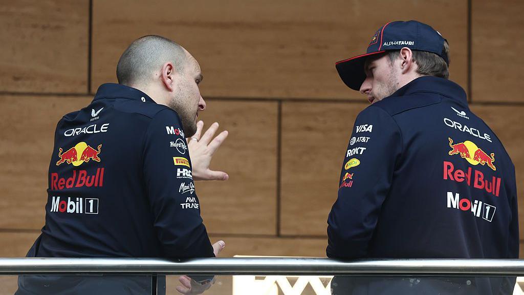Gianpiero Lambiase (left) and Max Verstappen (right) talking