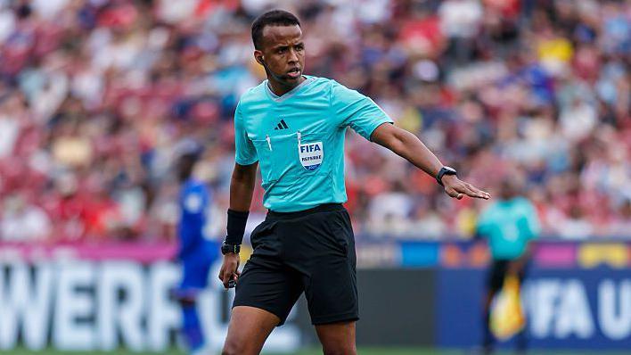 Referee Omar Artan gestures during the FIFA U-20 World Cup third-place match between Colombia and France