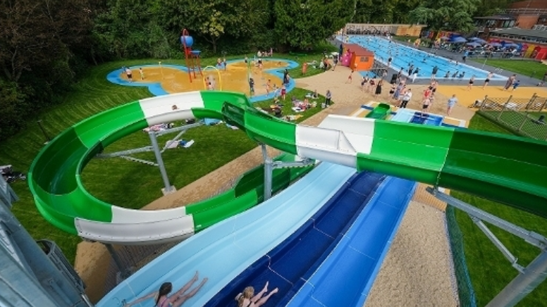 Northcroft Lido in Newbury - images shows waterslides, splash pads and a big 50m outdoor pool