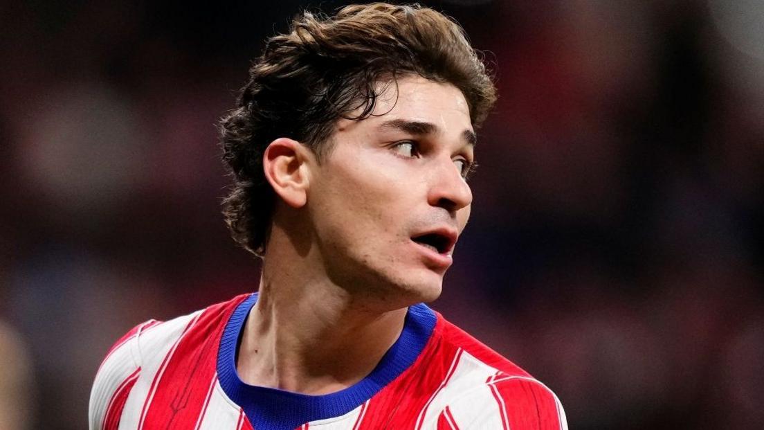 Julian Alvarez in action for Atletico Madrid 